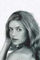 Anne Lonnberg as Mette Sophie Arosa