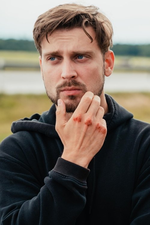 Petter Roman Waldermarsson as Christian