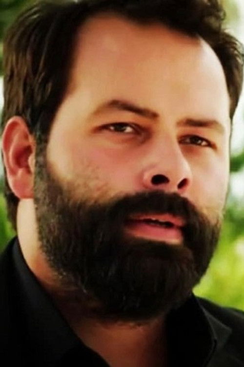 Yavuz Ketenci as Mahmut Demir