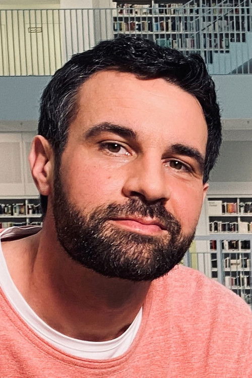 Steffen König as Sprecher