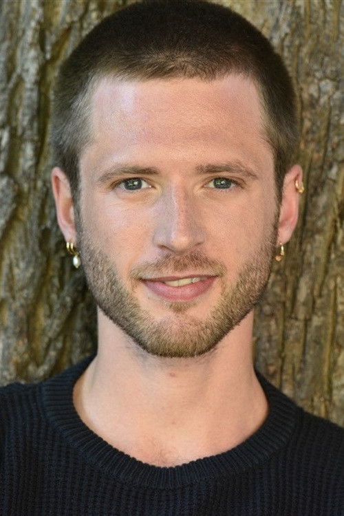 Julien Branellec as Hugo