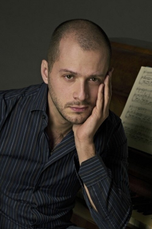 Alex Esposito as Fernando