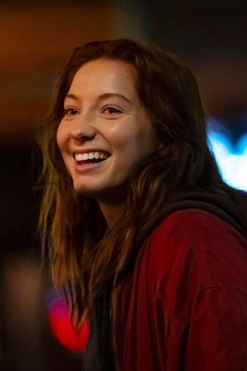 Nikki Hanseblad as Joanna