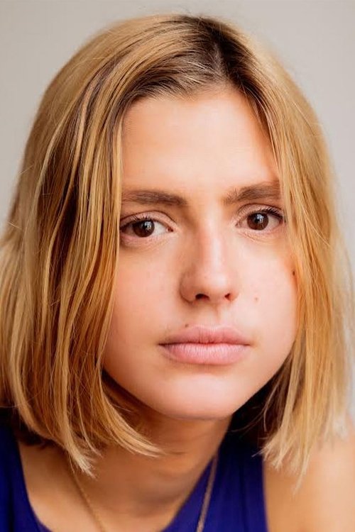 Emma Ravier as Apolline Dessartre (alto)