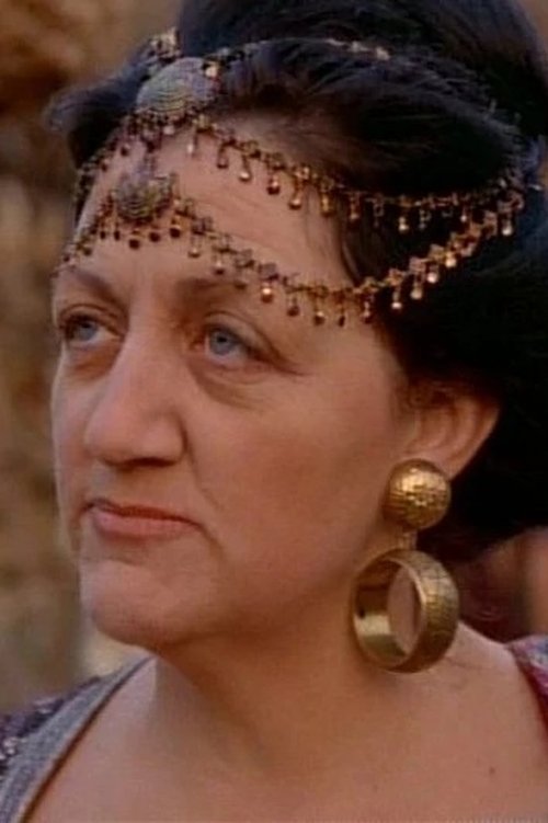 Maya Dalziel as Chorus #4