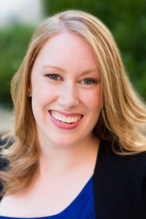 Elise Groves as Lizzie Bennett