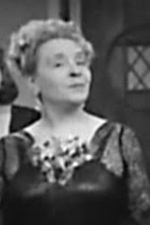 Matilde Artero as Encargada de servicios (uncredited)