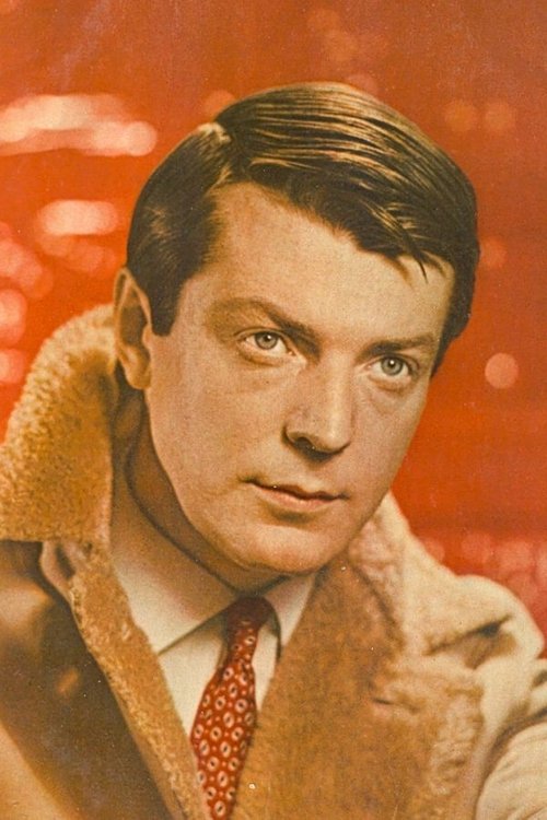 Oleg Strizhenov as first officer