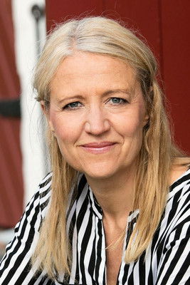 Klara Zimmergren as Dolores (voice)