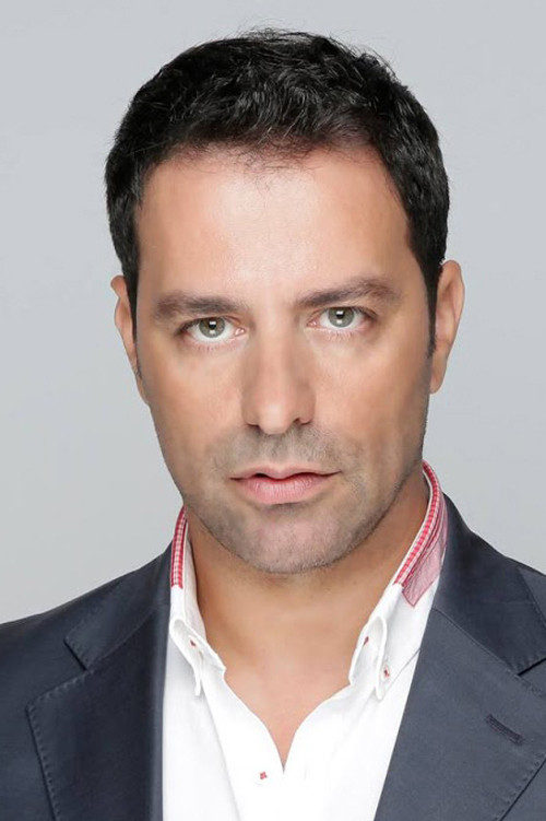 Stelios Kalathas as Σωτήρης