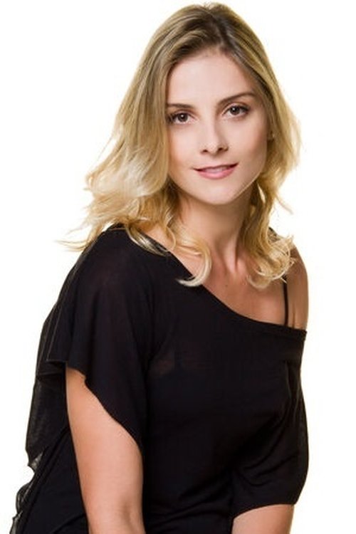 Carolina Chalita as Helena