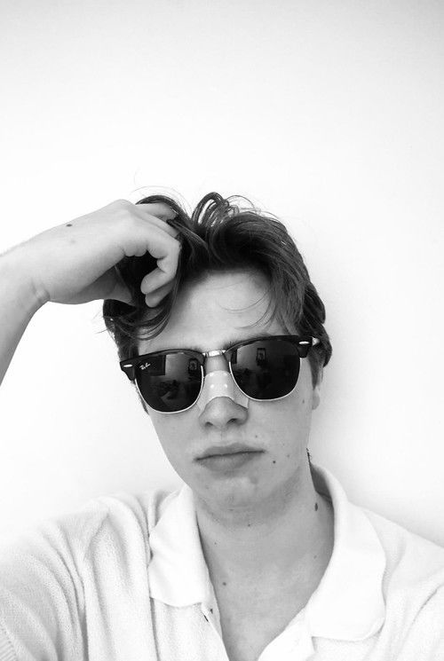 Julian Rauen as Body