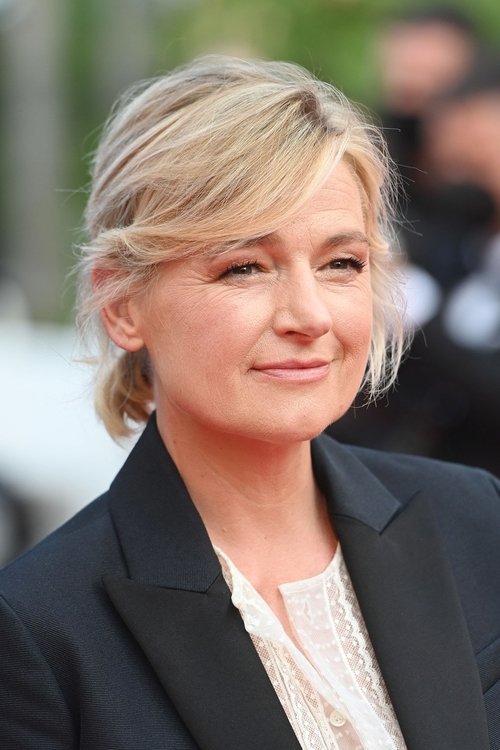 Anne-Élisabeth Lemoine as Self - Guest