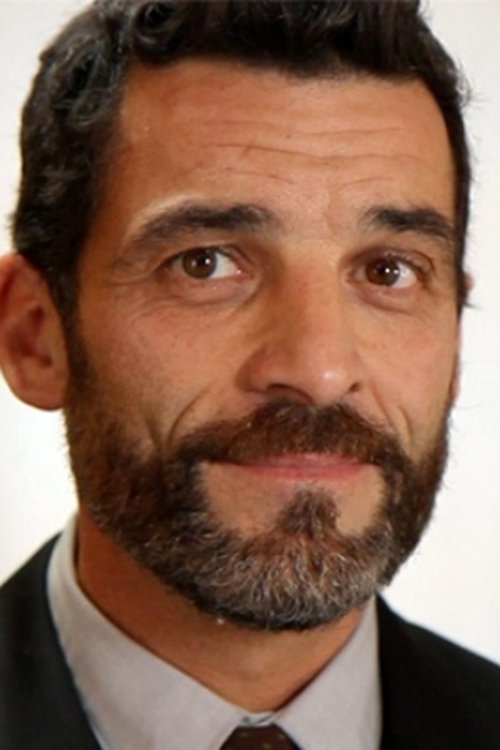 Xavier Mathieu as Sergio