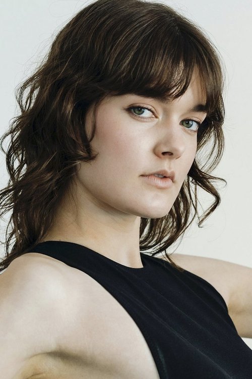 Bailey Parkinson as Josie Aberdeen