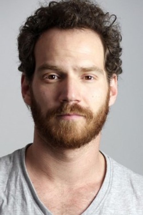 Víctor Vidal as Nolan