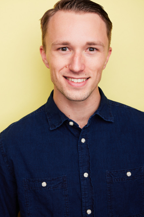 Lukas Stoiber as Neil