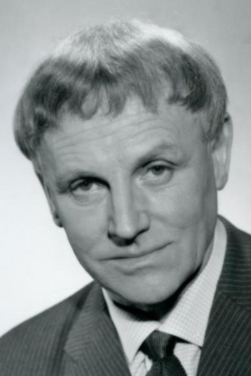 Angelo Bruun as Dr. Jacob Dampe