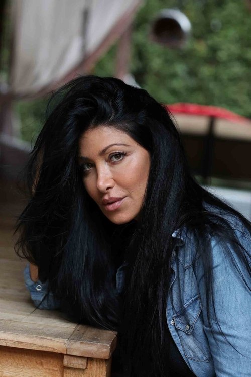 Yassmin Pucci as Jane