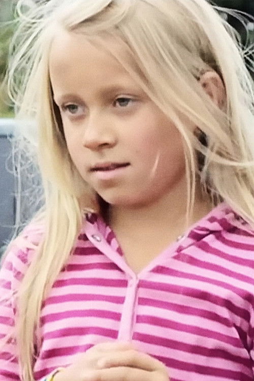 Izetta Merriman as Sophie