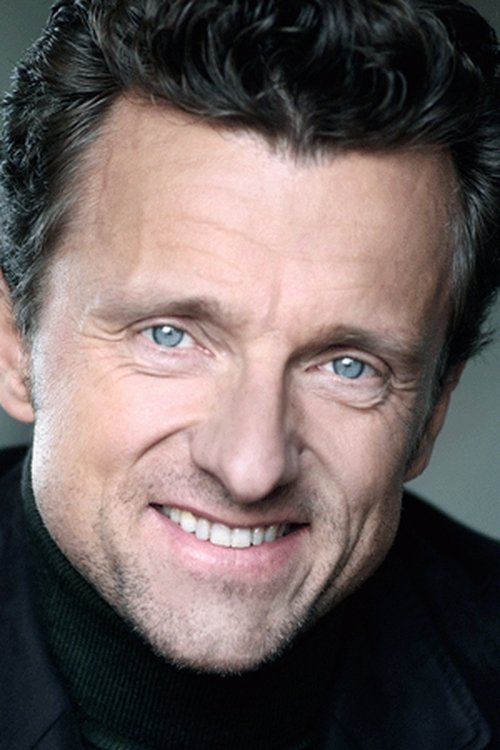 Stéphane Roux as Additional Voice (voice)