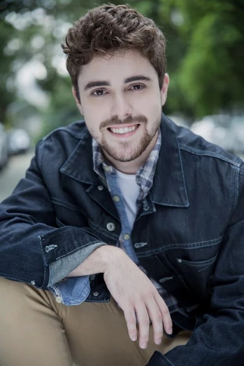 Matheus Paiva as Mario