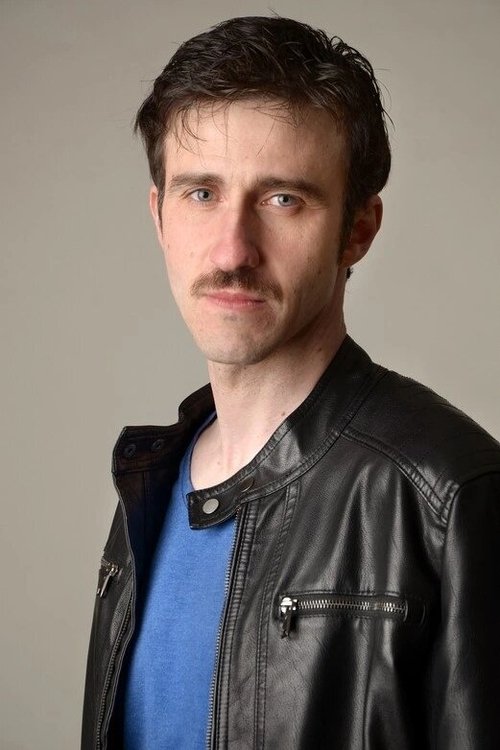 Álvaro Navarro as Cara de rata / Walla #2 (voice)