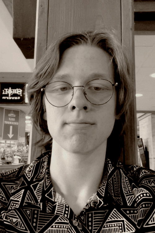 Jackson Epperson as Investor #3 (uncredited)