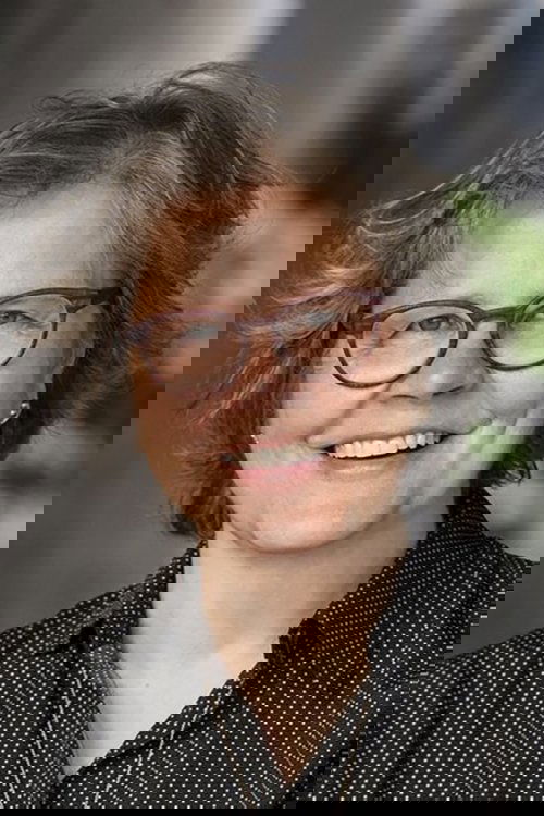 Taru Mäkelä as Papun bööna