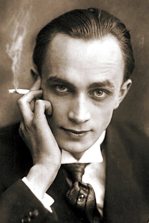 Conrad Veidt as Major Heinrich Strasser