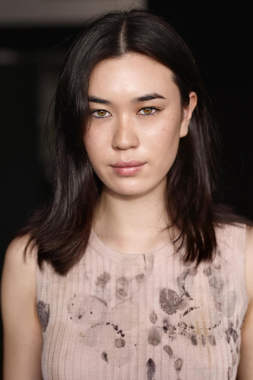 Hannah Ogawa as Violetta Nakata