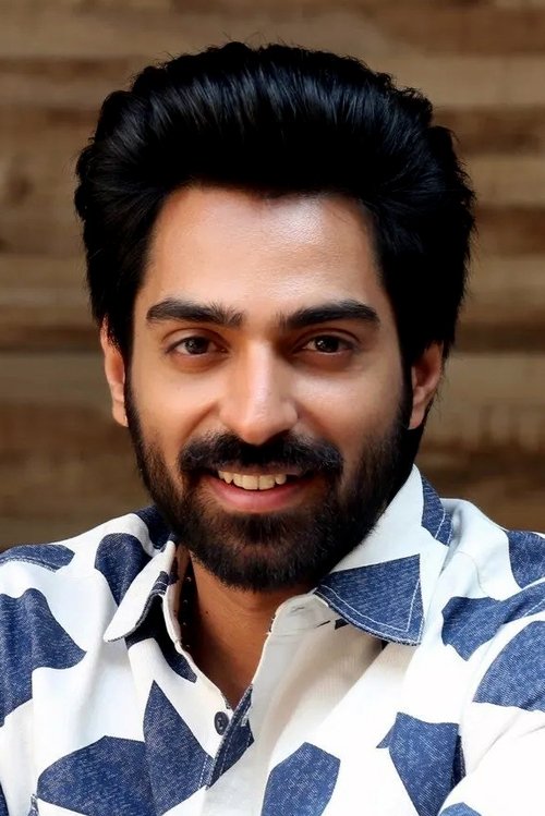 Shiva Kandukuri as Ali