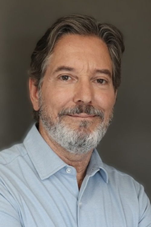 Jules Leblanc as Gaétan Dionne