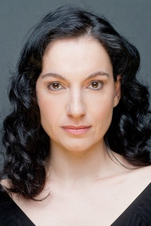 Eva Rufo as Isabel Puig