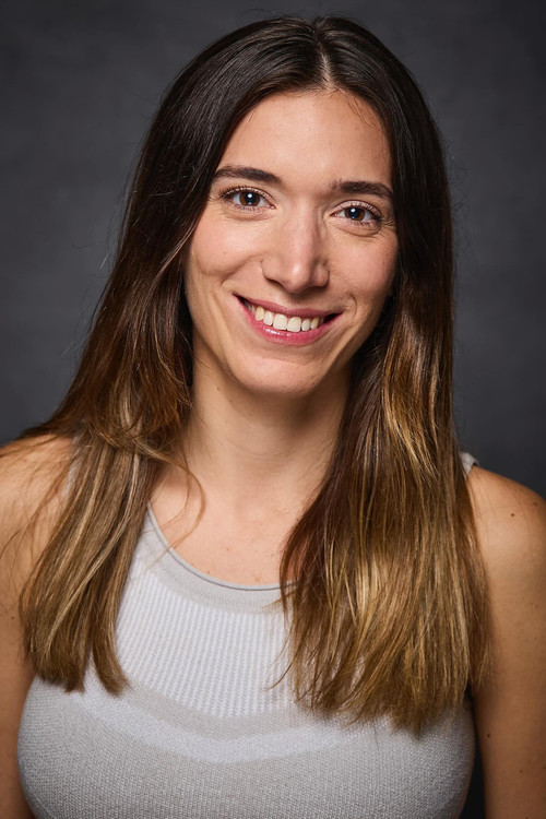 Melina Furgiuela as Martu