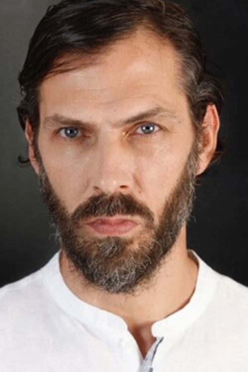 Pablo Menasanch as Biedma