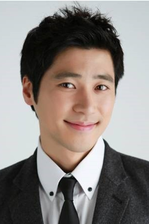 Jung Myung-seo as Manager Lee