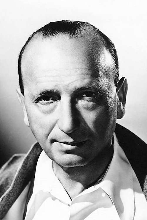 Michael Curtiz as Self (staged 'archive' footage) (uncredited)