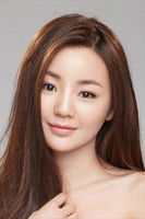 Zihan Zhao as Yang Yang