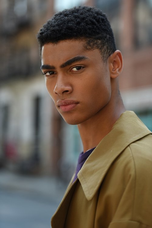 Désiré Mia as Collin