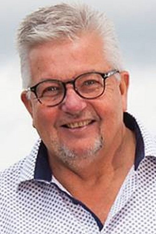 Peter Askholm as Sig selv