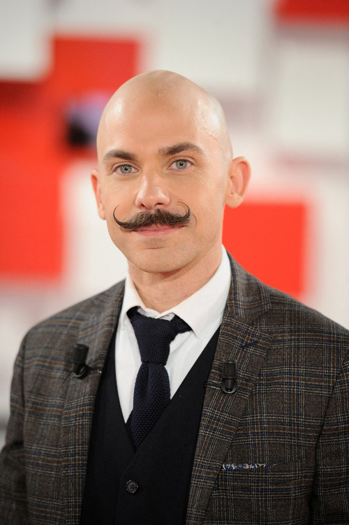 Viktor Vincent as Self - Co-Host