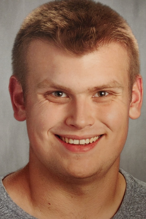 Carter Logan Cox as Boyfriend #2