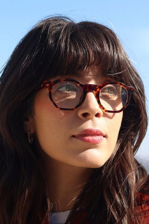 Marcella Landeiro as 