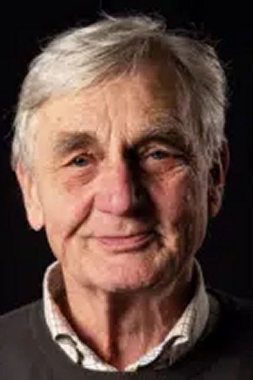 Michael Lindvad as Reservelæge