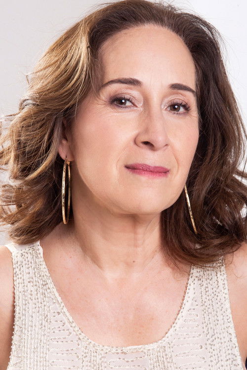 Annie Murath as Singer