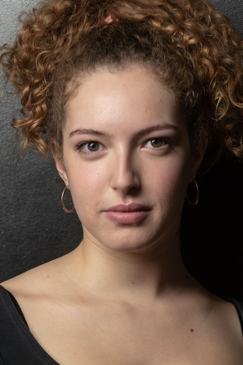 Asma Messaoudene as Alma