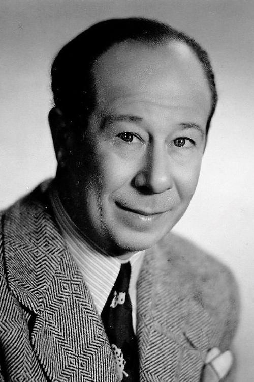 Bert Lahr as "Zeke" / Cowardly Lion