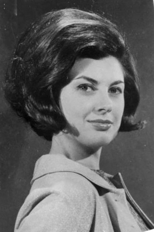 Madalena Iglésias as Stela Maria