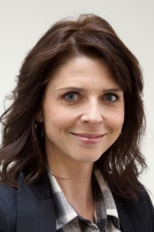 Francesca Vanthielen as Dana